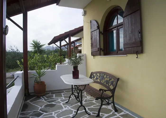 Elia Houses